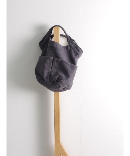 on the day（オンザデイ）の「VegieBAG　バケットバッグ　ボタニカルダイ（トートバッグ・メンズ・イエロー/ネイビー・FREE）」の8枚目の写真