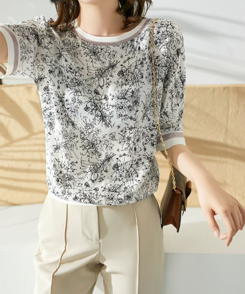 emi+(エミプラス)の「フラワーデザイン配色5分袖プルオーバー(Tシャツ/カットソー・レディース・ホワイト・M/L/XL)」の1枚目の写真