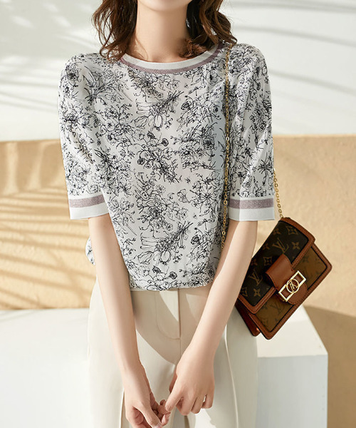 emi+(エミプラス)の「フラワーデザイン配色5分袖プルオーバー(Tシャツ/カットソー・レディース・ホワイト・M/L/XL)」の13枚目の写真