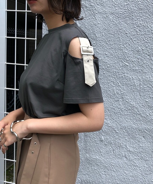 &g'aime（アンジェム）の「【&g’aime】ショルダースリットベルトTシャツ（Tシャツ/カットソー・レディース・チャコールグレー/ブラック/ベージュ・FREE）」の15枚目の写真