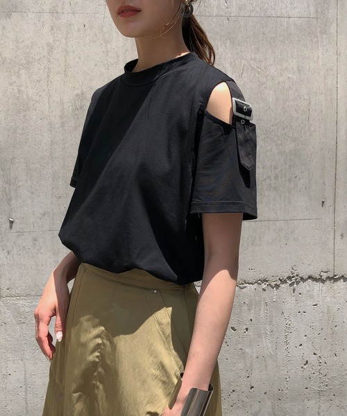 &g'aime（アンジェム）の「【&g’aime】ショルダースリットベルトTシャツ（Tシャツ/カットソー・レディース・チャコールグレー/ブラック/ベージュ・FREE）」の9枚目の写真