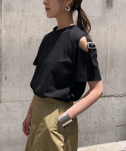 &g'aime（アンジェム）の「【&g’aime】ショルダースリットベルトTシャツ（Tシャツ/カットソー・レディース・チャコールグレー/ブラック/ベージュ・FREE）」の10枚目の写真