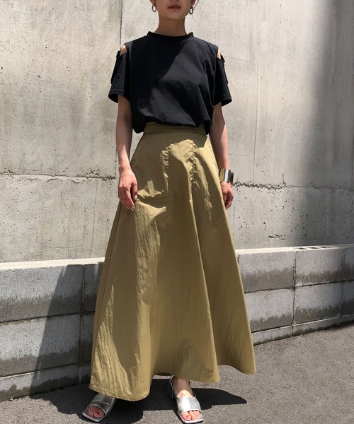 &g'aime（アンジェム）の「【&g’aime】ショルダースリットベルトTシャツ（Tシャツ/カットソー・レディース・チャコールグレー/ブラック/ベージュ・FREE）」の4枚目の写真