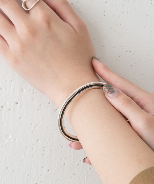 URBAN RESEARCH ROSSO WOMEN(アーバンリサーチ ロッソ)の「LUZ ORTIZ DAILY CUFF(ブレスレット・レディース・シルバー・-)」の1枚目の写真