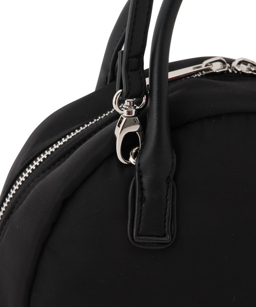 ADAM ET ROPE'(アダムエロペ)の「【WEB限定】中綿ラウンドミニボストン(ボストンバッグ・レディース・ブラック/オフホワイト/オレンジ・FREE)」の5枚目の写真