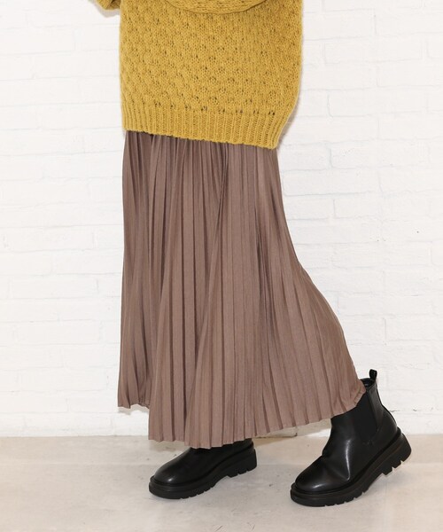 Cutie Blonde(キューティーブロンド)の「◆【吸湿発熱/S-LL】すそくるっプリーツパンツ(その他パンツ・レディース・カーキ/レンガ/チャコールグレー/ブラック/ブラウン系その他・03/01/04/02)」の4枚目の写真
