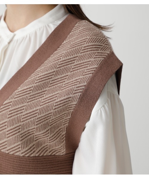 AZUL by moussy(アズールバイマウジー)の「PATTERN COMPACT KNIT VEST/パターンコンパクトニットベスト(タンクトップ・レディース・ブラウン系その他/ブラック系その他・FREE)」の21枚目の写真