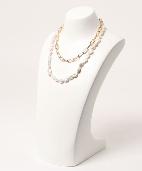 ADAM ET ROPE'（アダムエロペ）の「バロックパールチェーンコンビネックレス（ネックレス・レディース・オフホワイト・FREE）」の4枚目の写真