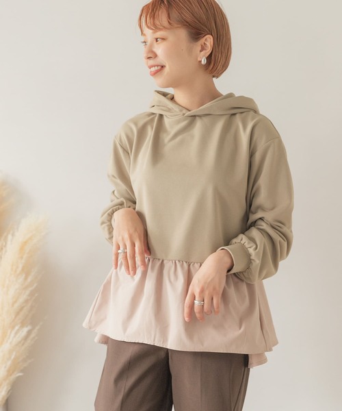 ITEMS URBANRESEARCH(アイテムズ アーバンリサーチ)の「ドッキングフーディー(パーカー・レディース・ベージュ/ブルー/ブラック・FREE)」の1枚目の写真