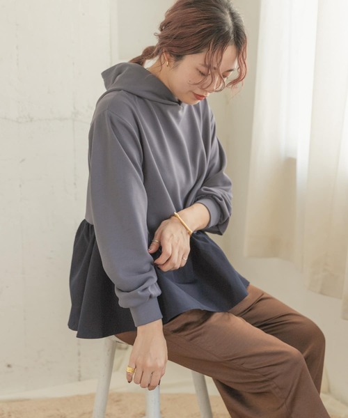 ITEMS URBANRESEARCH(アイテムズ アーバンリサーチ)の「ドッキングフーディー(パーカー・レディース・ベージュ/ブルー/ブラック・FREE)」の3枚目の写真
