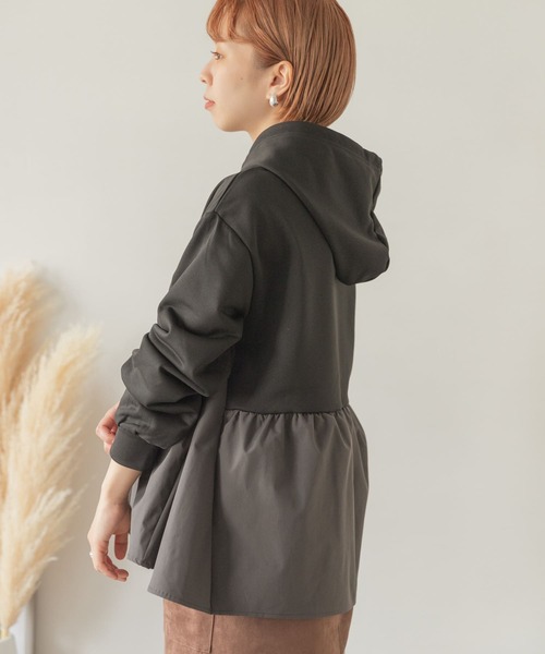 ITEMS URBANRESEARCH(アイテムズ アーバンリサーチ)の「ドッキングフーディー(パーカー・レディース・ベージュ/ブルー/ブラック・FREE)」の2枚目の写真