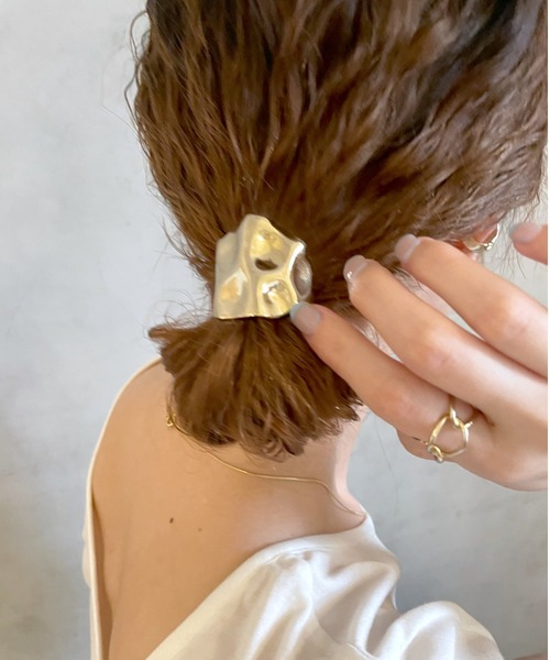 mystic（ミスティック）の「[Eau un bijou] wave (haircuff)（バレッタ/ヘアクリップ・レディース・ゴールド/シルバー・ONE SIZE）」の4枚目の写真