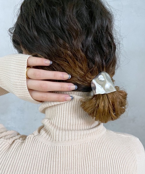 mystic（ミスティック）の「[Eau un bijou] wave (haircuff)（バレッタ/ヘアクリップ・レディース・ゴールド/シルバー・ONE SIZE）」の6枚目の写真