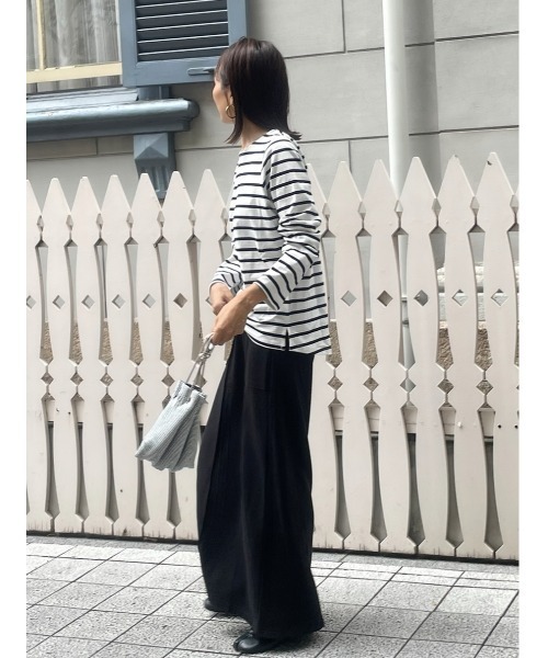 ulu(ウル)の「Cotton basic border cutsew(Tシャツ/カットソー・レディース・ホワイト×ブラック・FREE)」の4枚目の写真