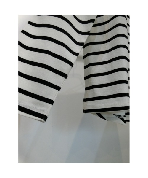 ulu(ウル)の「Cotton basic border cutsew(Tシャツ/カットソー・レディース・ホワイト×ブラック・FREE)」の5枚目の写真