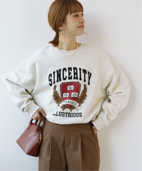 Simplicite（サンプリシテ）の「エンブレムカレッジプリントプルオーバー（Tシャツ/カットソー・レディース・ブラック/ライトグレー・FREE）」の6枚目の写真