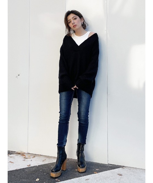 ENVYM（アンビー）の「ディープＶネックニットチュニック（ニット/セーター・レディース・ホワイト/ブラック/マルチ・FREE）」の14枚目の写真