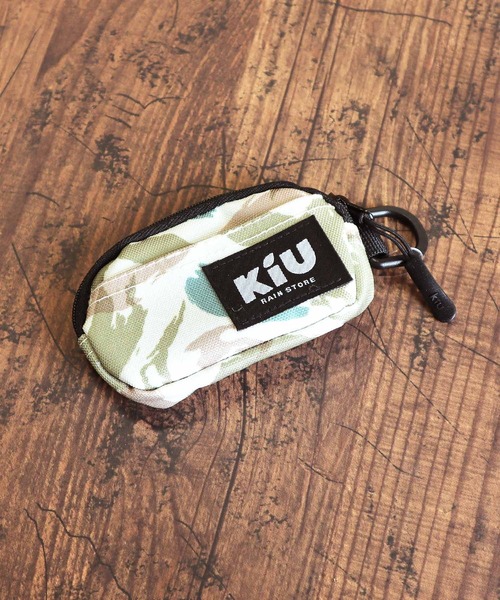 KiU（キウ）の「ウォーターリペレント ポーチS（ポーチ・レディース・カモフラージュ/ホワイト×ブルー/ホワイト系その他/ブラック系その他/レオパード/ゼブラ/アニマル/カラフル/レッド系その他/ブラック/ブルー系その他/ブラック系その他2/マルチ/タイガーカモ/ブラック×カーキ・FREE）」の10枚目の写真