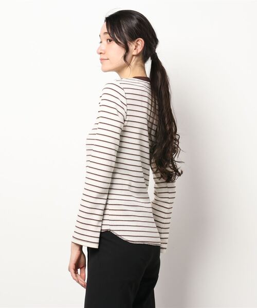 HONEYSUCKLE ROSE（ハニーサックルローズ）の「【HONEYSUCKLE ROSE】フレア袖リブロンＴ（Tシャツ/カットソー・レディース・ブラック/ベージュ/オフホワイト/ホワイト×ブラック/ホワイト×グリーン/ホワイト×カーキブラウン・M/L）」の8枚目の写真