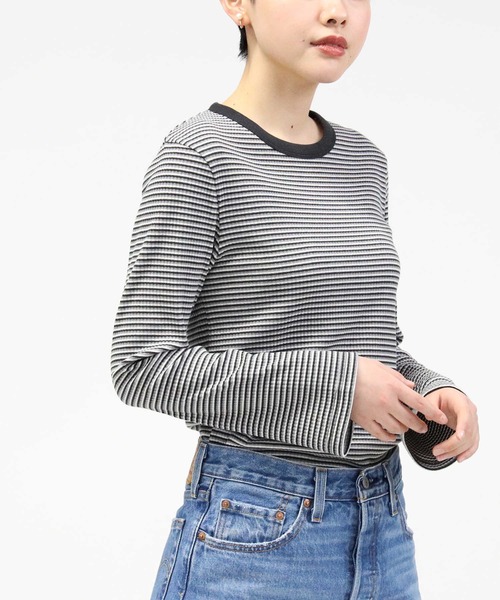 HONEYSUCKLE ROSE（ハニーサックルローズ）の「【HONEYSUCKLE ROSE】フレア袖リブロンＴ（Tシャツ/カットソー・レディース・ブラック/ベージュ/オフホワイト/ホワイト×ブラック/ホワイト×グリーン/ホワイト×カーキブラウン・M/L）」の4枚目の写真