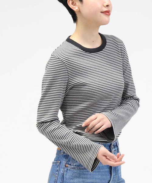 HONEYSUCKLE ROSE（ハニーサックルローズ）の「【HONEYSUCKLE ROSE】フレア袖リブロンＴ（Tシャツ/カットソー・レディース・ブラック/ベージュ/オフホワイト/ホワイト×ブラック/ホワイト×グリーン/ホワイト×カーキブラウン・M/L）」の9枚目の写真