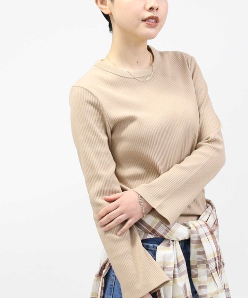 HONEYSUCKLE ROSE（ハニーサックルローズ）の「【HONEYSUCKLE ROSE】フレア袖リブロンＴ（Tシャツ/カットソー・レディース・ブラック/ベージュ/オフホワイト/ホワイト×ブラック/ホワイト×グリーン/ホワイト×カーキブラウン・M/L）」の17枚目の写真