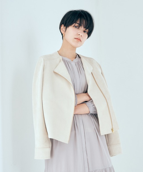 YECCA VECCA(イェッカヴェッカ)の「フェイクスエードライダースジャケット(ライダースジャケット・レディース・ライトベージュ/ダークベージュ・FREE)」の2枚目の写真