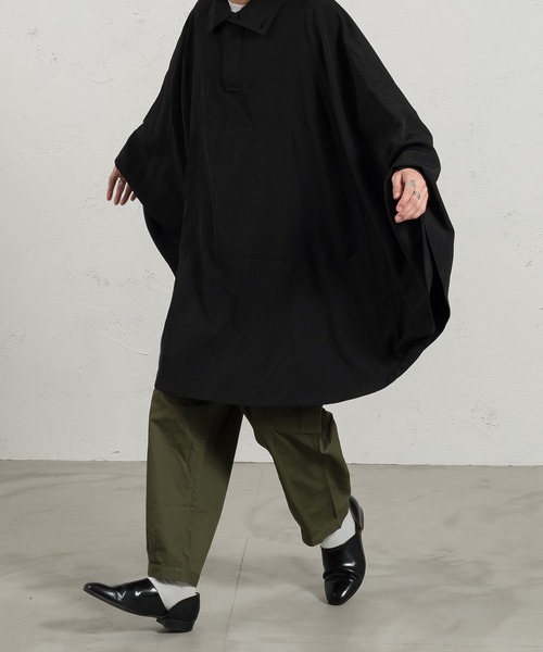 kutir（クティール）の「ビッグシルエットミリタリーポンチョ（ポンチョ・メンズ・ブラック/マスタード/グリーン・MEDIUM/LARGE）」の5枚目の写真