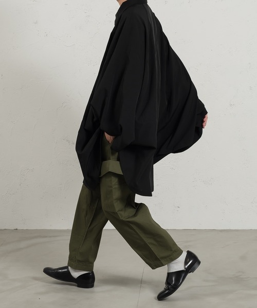 kutir（クティール）の「ビッグシルエットミリタリーポンチョ（ポンチョ・メンズ・ブラック/マスタード/グリーン・MEDIUM/LARGE）」の7枚目の写真