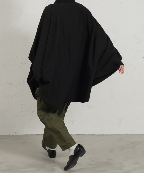 kutir（クティール）の「ビッグシルエットミリタリーポンチョ（ポンチョ・メンズ・ブラック/マスタード/グリーン・MEDIUM/LARGE）」の9枚目の写真