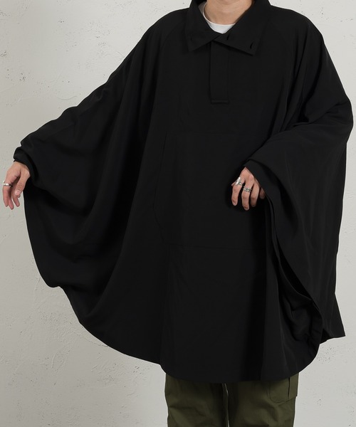 kutir（クティール）の「ビッグシルエットミリタリーポンチョ（ポンチョ・メンズ・ブラック/マスタード/グリーン・MEDIUM/LARGE）」の11枚目の写真