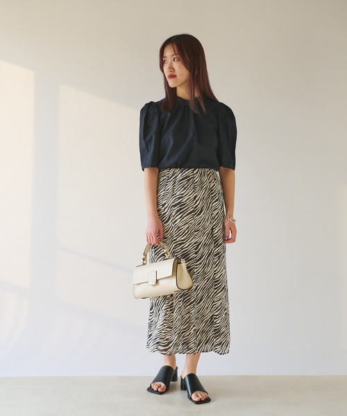 RIVE DROITE（リヴドロワ）の「WEB限定/レーヨン麻ライトスタンドブラウス（シャツ/ブラウス・レディース・ネイビー/イエロー/オフホワイト/ライトグレー・FREE）」の19枚目の写真