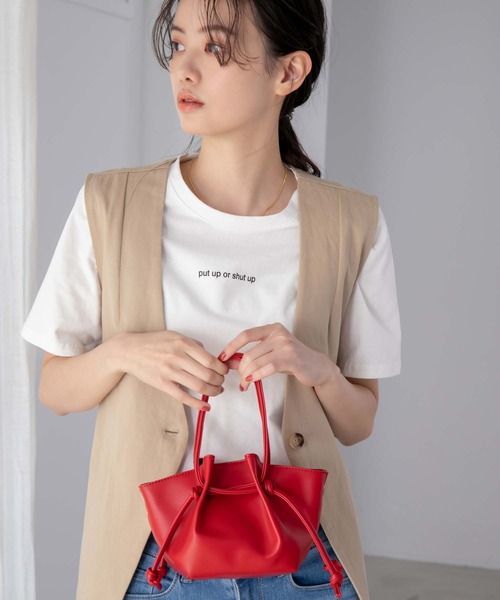 fifth（フィフス）の「【スタイリストレコメンド】フェイクレザー2way巾着ミニバッグ（ハンドバッグ・レディース・ホワイト/レッド/ライム/ブラック/ブルー/シルバー・FREE）」の17枚目の写真