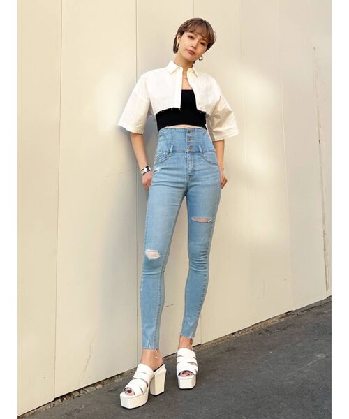 EMODA（エモダ）の「カットオフクロップドシャツ（シャツ/ブラウス・レディース・ブルー/ベージュ/ブラック/ホワイト・FREE）」の8枚目の写真