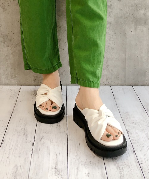 Noubel Voug Relax（ヌーベルヴォーグリラックス）の「ツイストデザインサンダル（サンダル・レディース・ホワイト/ベージュ/ブラック・LL/3L/L/M/S）」の18枚目の写真