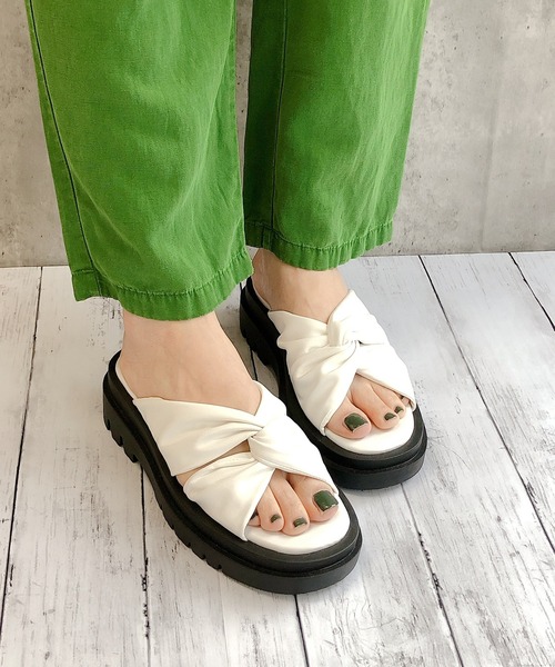 Noubel Voug Relax（ヌーベルヴォーグリラックス）の「ツイストデザインサンダル（サンダル・レディース・ホワイト/ベージュ/ブラック・LL/3L/L/M/S）」の20枚目の写真