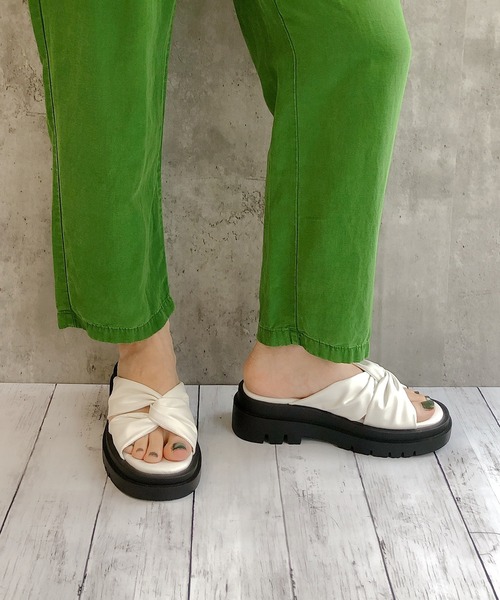 Noubel Voug Relax（ヌーベルヴォーグリラックス）の「ツイストデザインサンダル（サンダル・レディース・ホワイト/ベージュ/ブラック・LL/3L/L/M/S）」の21枚目の写真