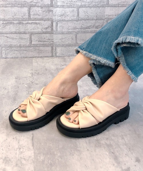 Noubel Voug Relax（ヌーベルヴォーグリラックス）の「ツイストデザインサンダル（サンダル・レディース・ホワイト/ベージュ/ブラック・LL/3L/L/M/S）」の16枚目の写真