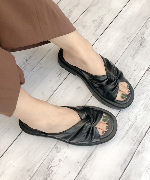 Noubel Voug Relax（ヌーベルヴォーグリラックス）の「ツイストデザインサンダル（サンダル・レディース・ホワイト/ベージュ/ブラック・LL/3L/L/M/S）」の19枚目の写真