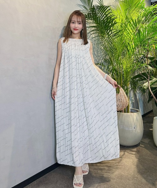 即完売商品⭐︎ エイミーイストワール　ランダムプリーツプリントワンピース eimy istoire（エイミーイストワール）の「ランダムプリーツ
