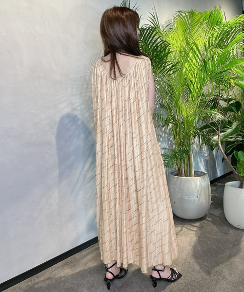 エイミーストワール　ワンピース シアージャガードスタッズキャミワンピース(S OFF WHITE): ONEPIECE