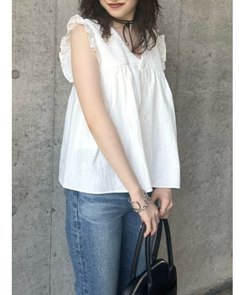 moussy SHIRRING LACE トップス　オフホワイト MOUSSY（マウジー）の「LACE SHIRRING SLEEVE ブラウス（シャツ