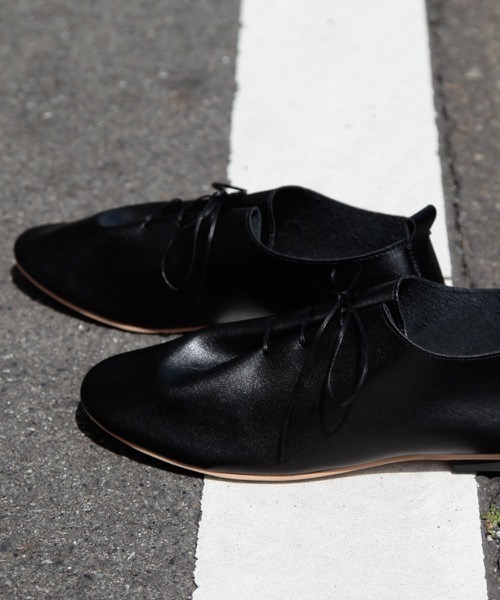 hardcover(ハードカバー)の「hardcover/neoドレープシューズ(ドレスシューズ・レディース・ホワイト/ブラック・LARGE/SMALL)」の2枚目の写真