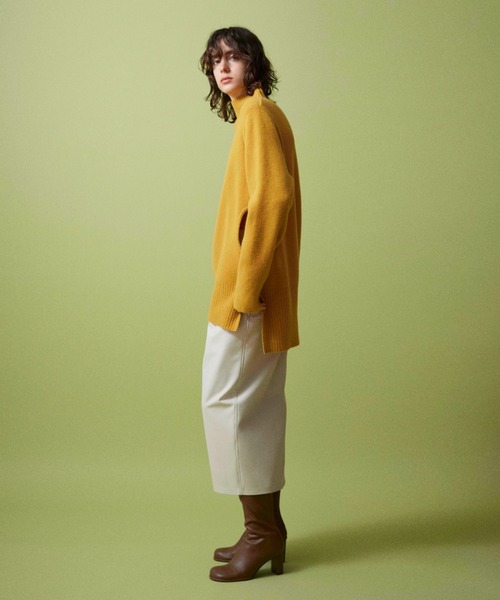 MIESROHE（ミースロエ）の「リサイクルフェイクレザーコクーンスカート（スカート・レディース・ブラック/カーキ/アイボリー・1/0）」の2枚目の写真