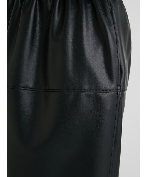 MIESROHE（ミースロエ）の「リサイクルフェイクレザーコクーンスカート（スカート・レディース・ブラック/カーキ/アイボリー・1/0）」の14枚目の写真