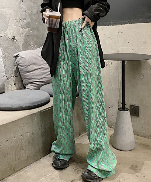 .KOM(ドットコム)の「A'GEM/9 × .kom『.kom/ドットケーオーエム』ワイドシルエット 総柄 リラックス イージーパンツ(その他パンツ・レディース・グリーン・FREE)」の6枚目の写真