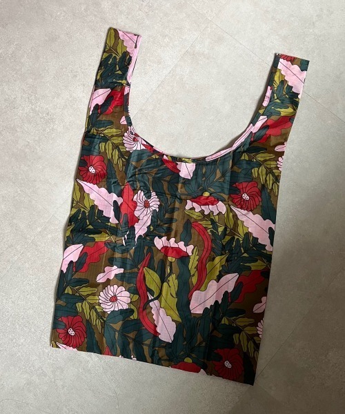 BAGGU（バグー）の「STANDARD BAGGU（エコバッグ/サブバッグ・レディース・バイオレット/ブルー/ブラウン/ピンク/ホワイト/ピンク系その他/ブラック/カーキ/その他・FREE）」の5枚目の写真