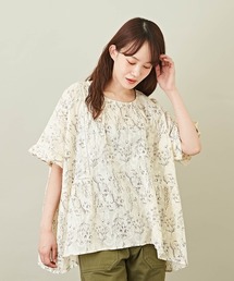 CUBE SUGAR（キューブシュガー）の「WEB限定総柄プリント半袖プルオーバーブラウス（シャツ/ブラウス）」