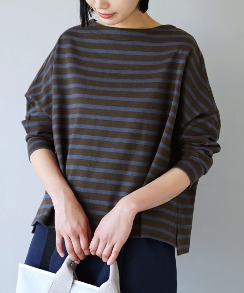 zootie（ズーティー）の「シミヘン加工 フレンチバスク ワイドプルオーバー［ボーダー＆無地］（Tシャツ/カットソー・レディース・オフホワイト/ホワイト×ピンク/ホワイト×ライトグレー/チャコール/ホワイト×イエロー/ピンク/グレー/ネイビー/ホワイト×パープル/バーガンディー/チャコールグレー/ブルー系その他2/ホワイト系その他5/レッド系その他2/ライラック/ベージュ系その他/ベージュ系その他2/ブラック/グリーン/ブラウン系その他2・フリー）」の12枚目の写真