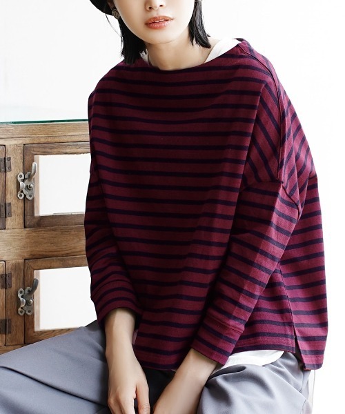 zootie（ズーティー）の「シミヘン加工 フレンチバスク ワイドプルオーバー［ボーダー＆無地］（Tシャツ/カットソー・レディース・オフホワイト/ホワイト×ピンク/ホワイト×ライトグレー/チャコール/ホワイト×イエロー/ピンク/グレー/ネイビー/ホワイト×パープル/バーガンディー/チャコールグレー/ブルー系その他2/ホワイト系その他5/レッド系その他2/ライラック/ベージュ系その他/ベージュ系その他2/ブラック/グリーン/ブラウン系その他2・フリー）」の20枚目の写真
